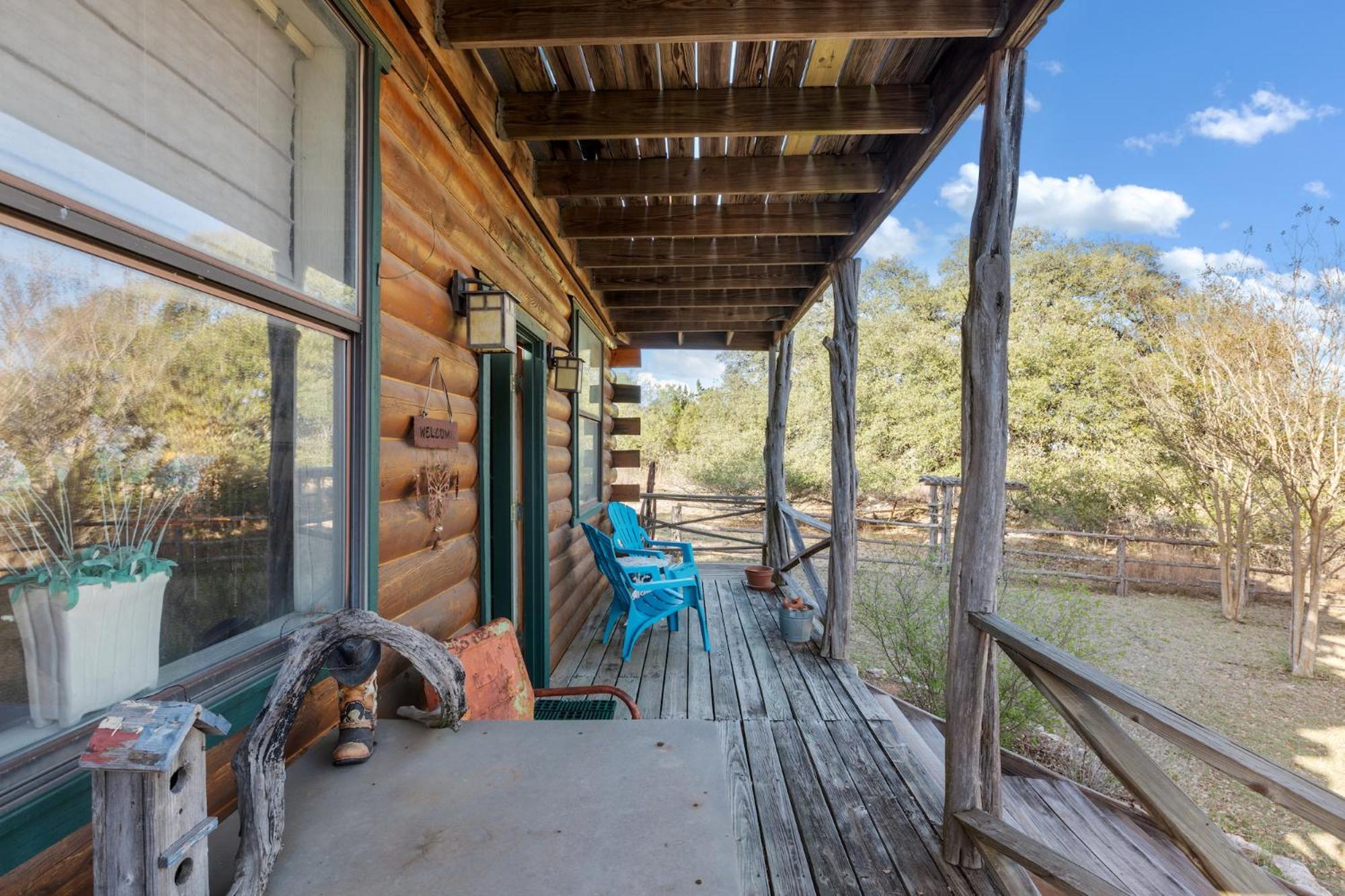 Mighty Oak Log Cabin Fredericksburg Exterior photo