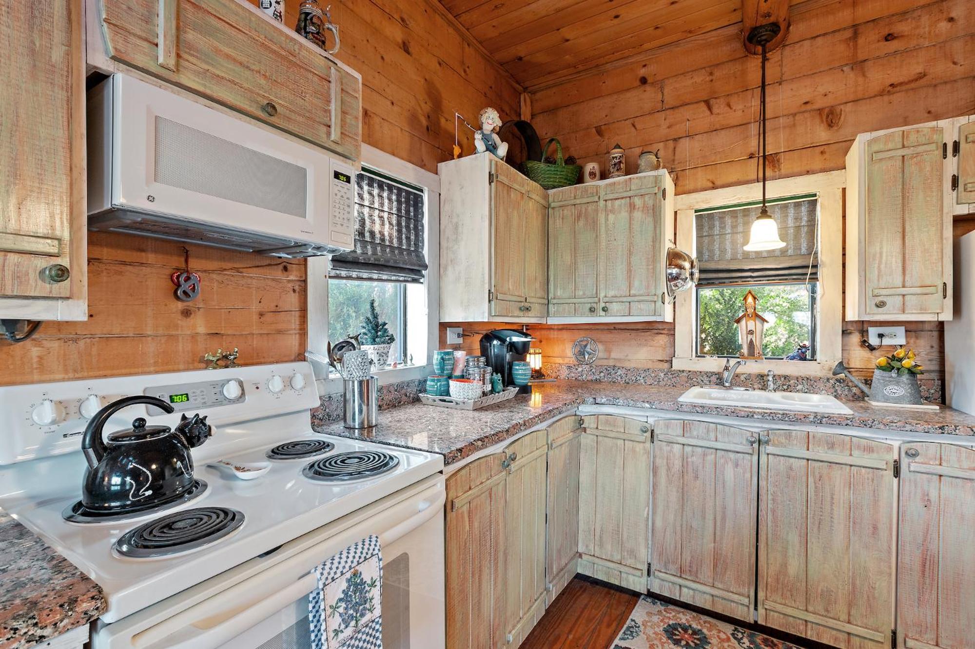 Mighty Oak Log Cabin Fredericksburg Exterior photo