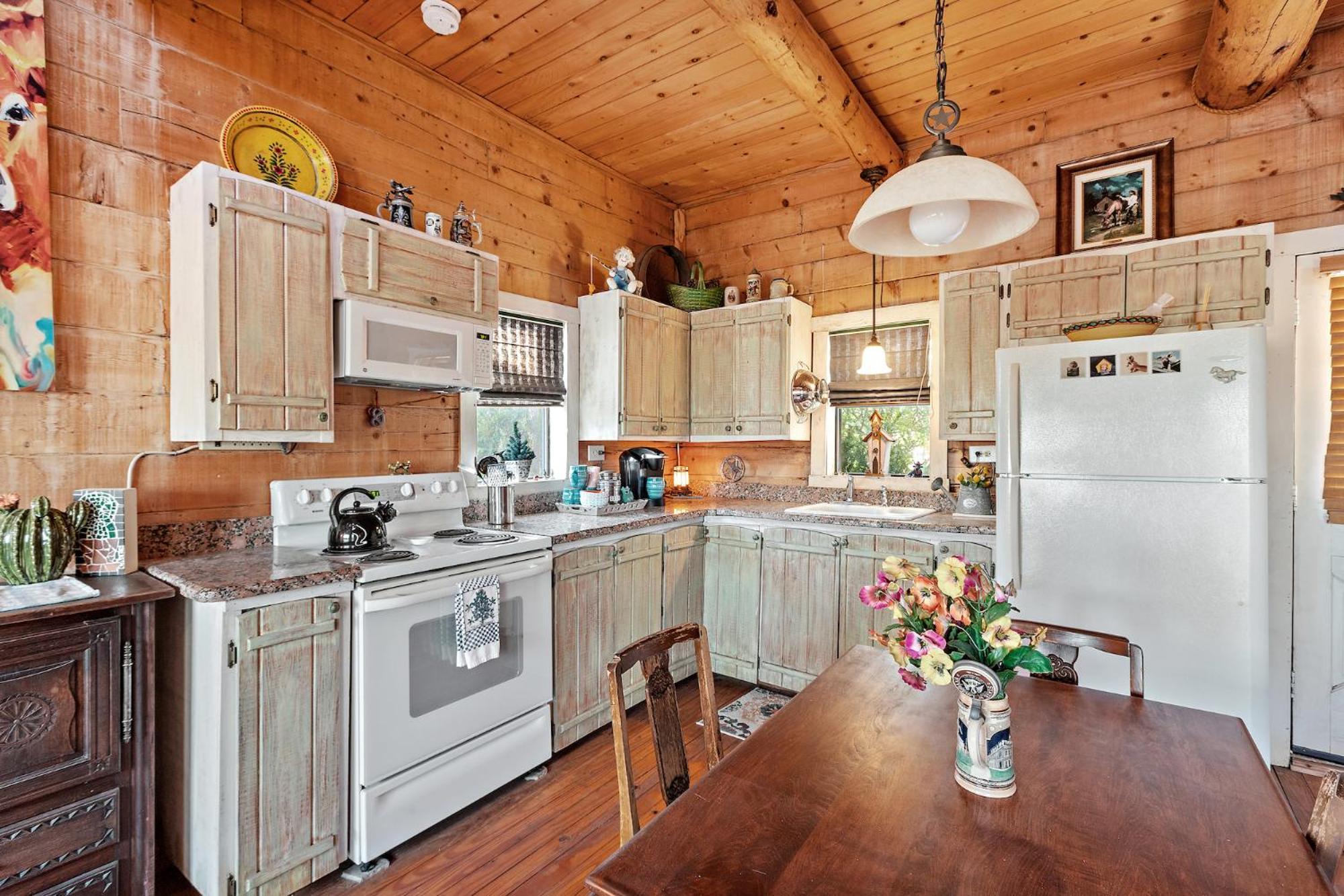 Mighty Oak Log Cabin Fredericksburg Exterior photo